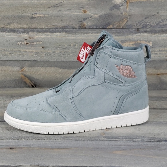 New Women's Nike Air Jordan 1 High Zip Sneakers - Picture 3 of 8